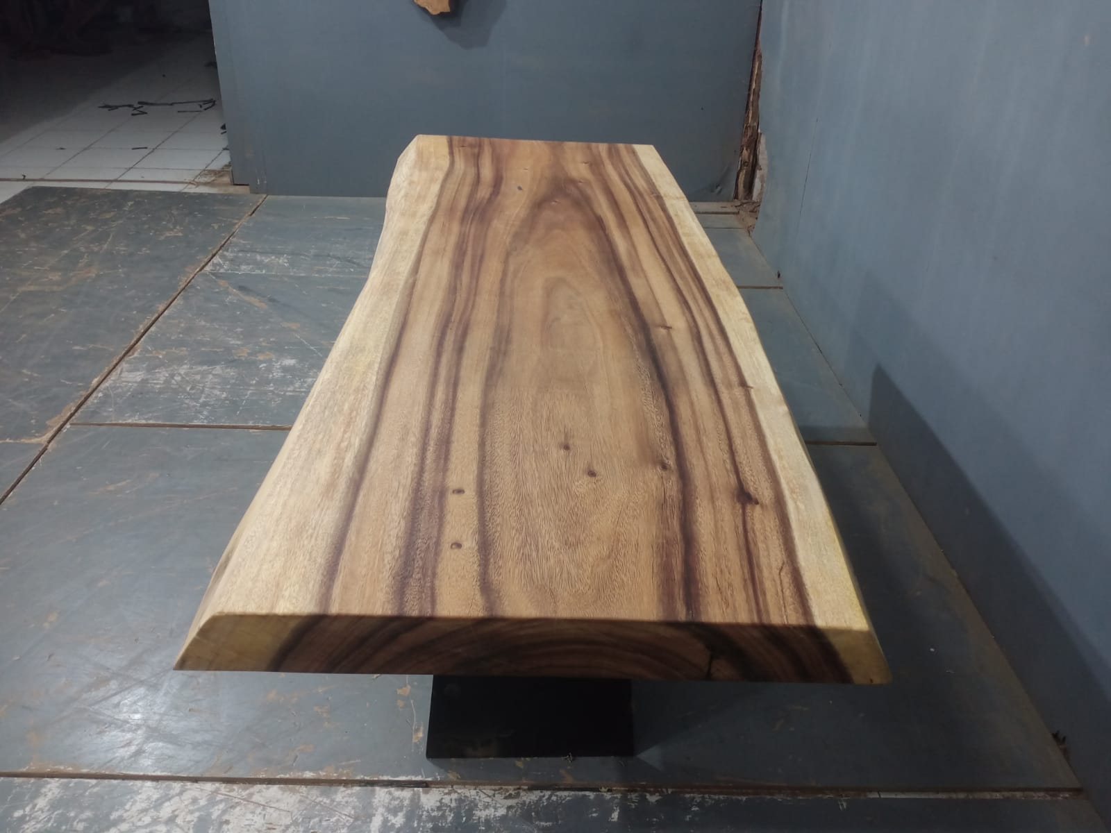 Live Edge Tables