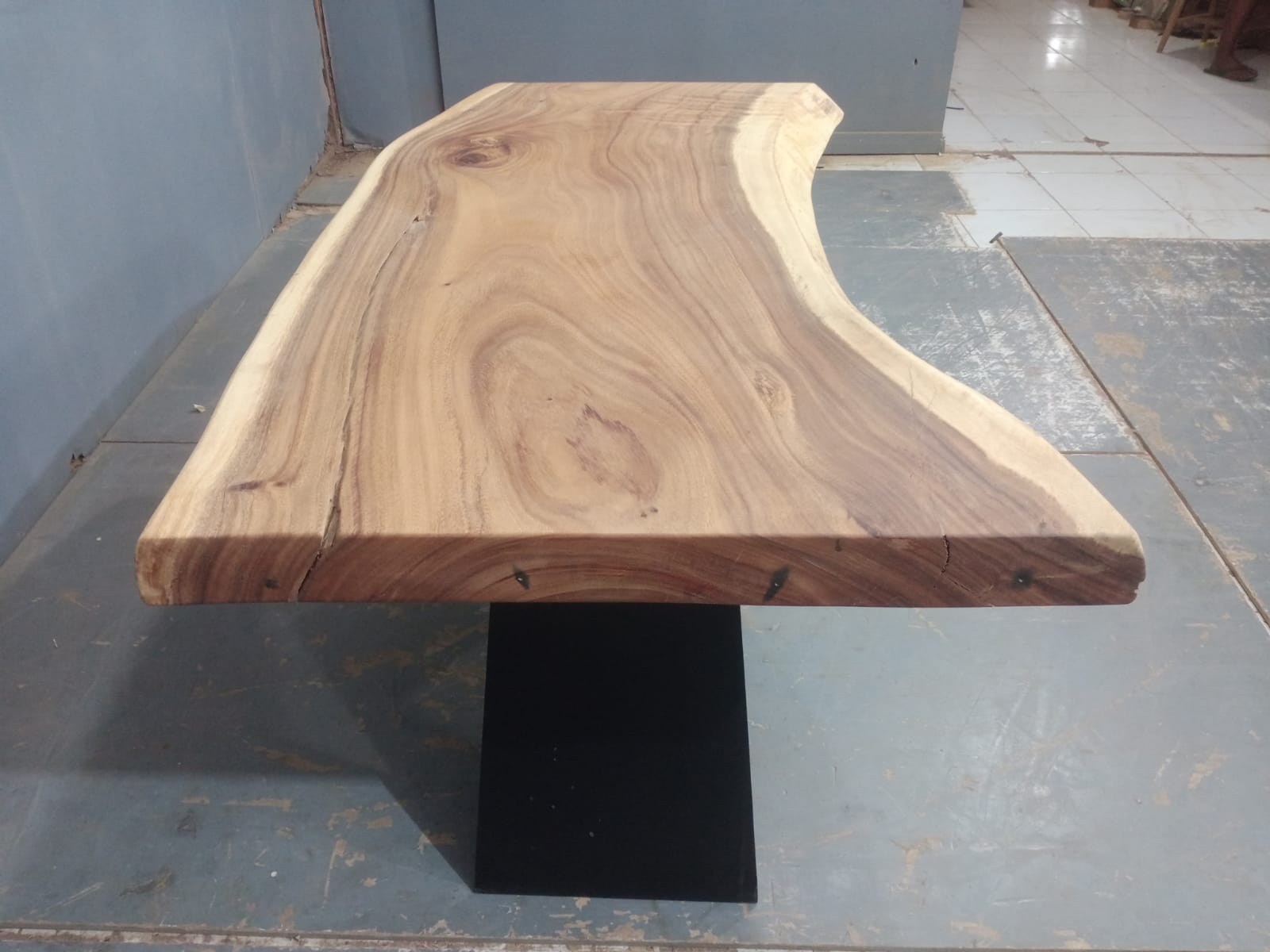 Live Edge Tables
