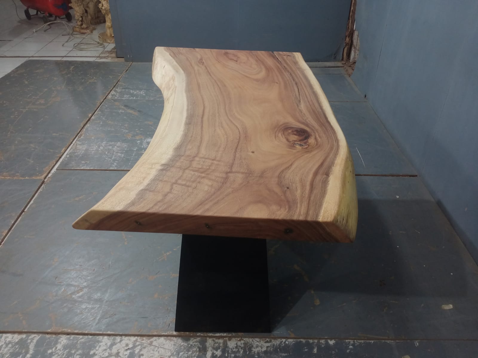 Live Edge Tables