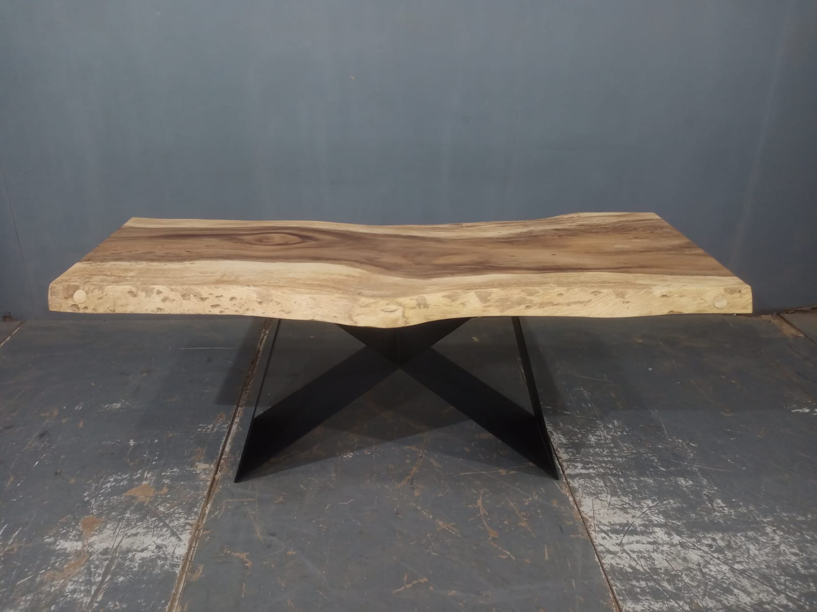LIVE EDGE TABLES