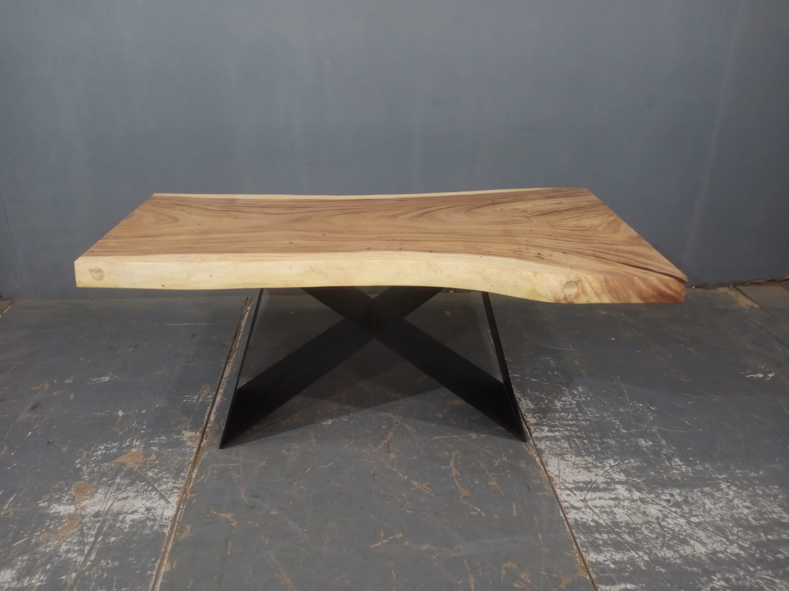 LIVE EDGE TABLES