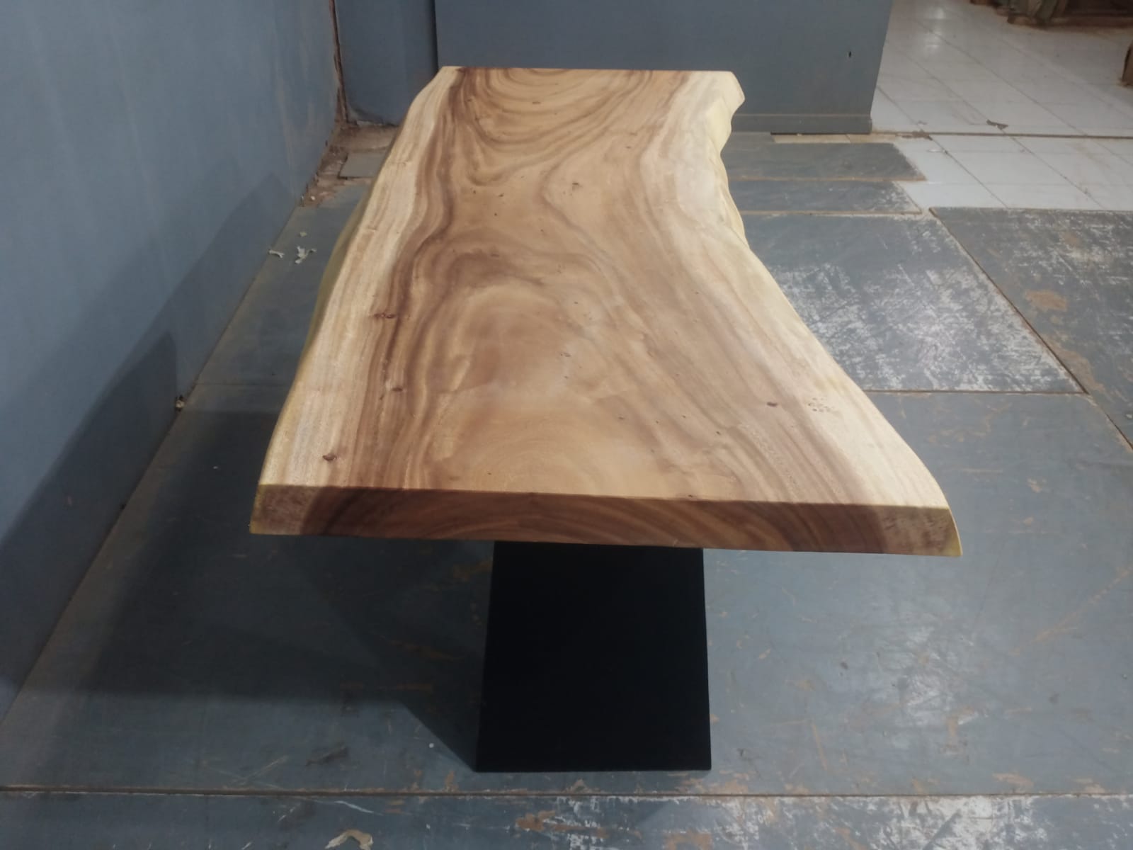 Live Edge Tables