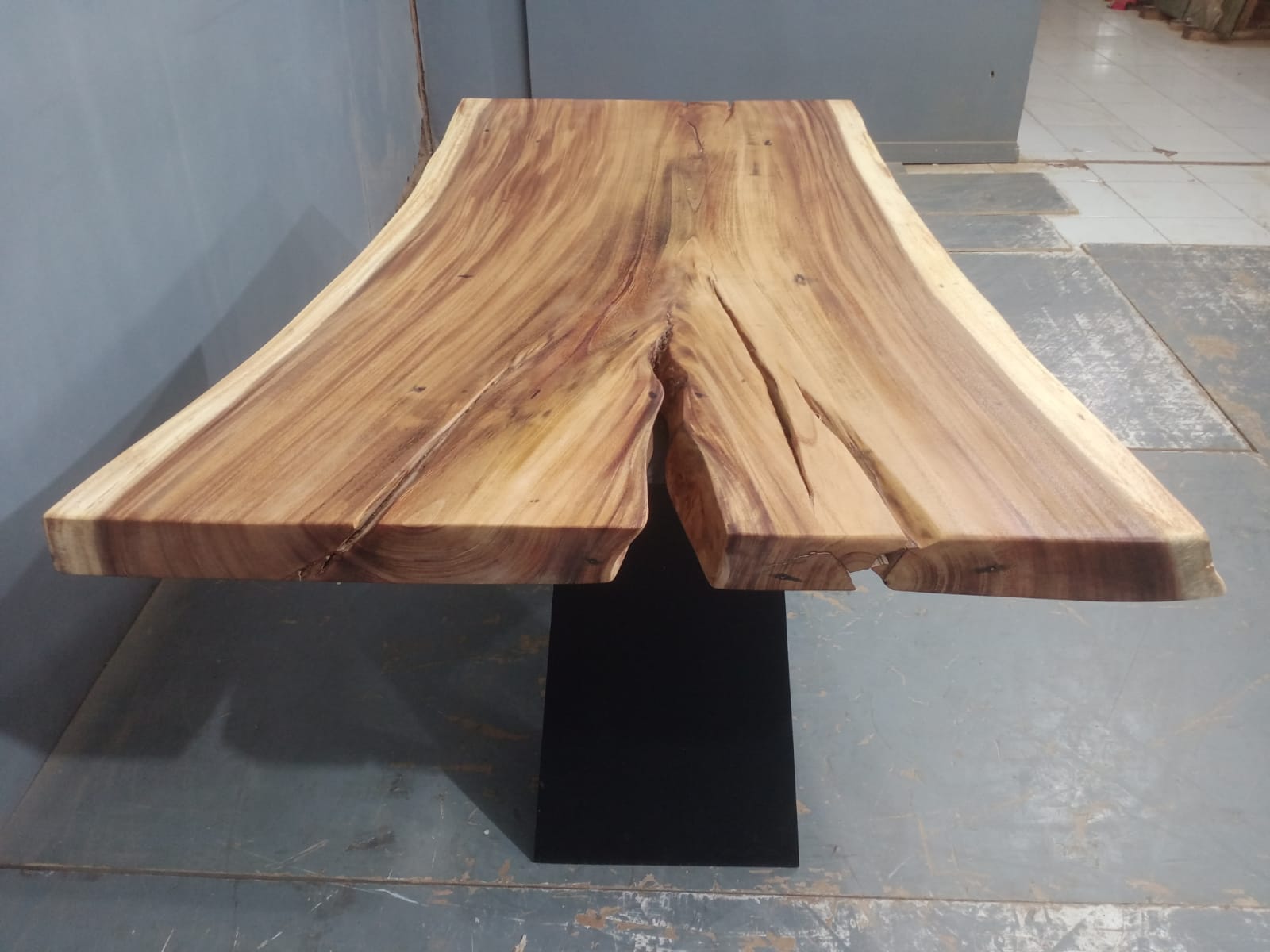 Live Edge Tables