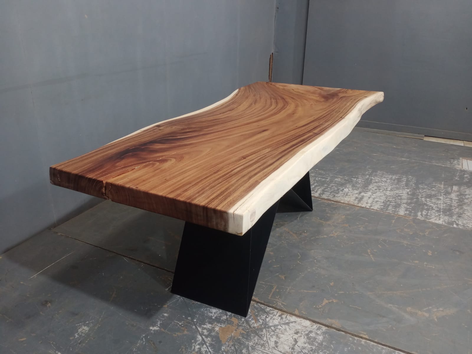 Live Edge Tables