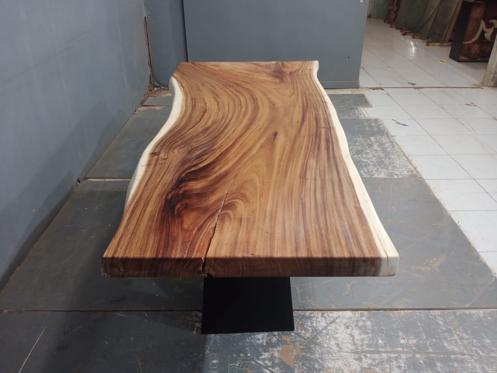 Live Edge Tables