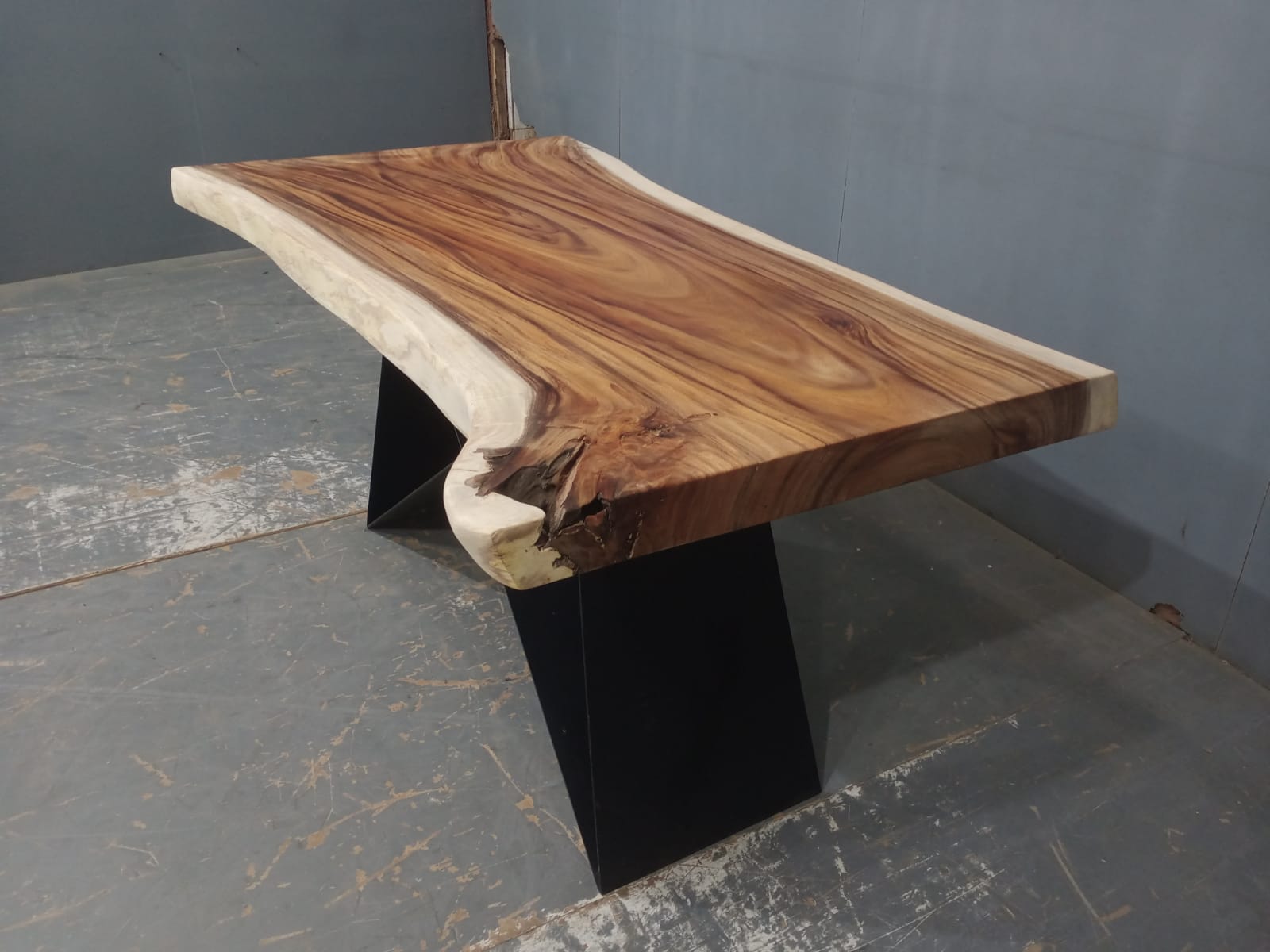 Live Edge Tables