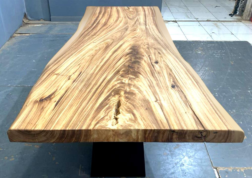 LIVE EDGE TABLES