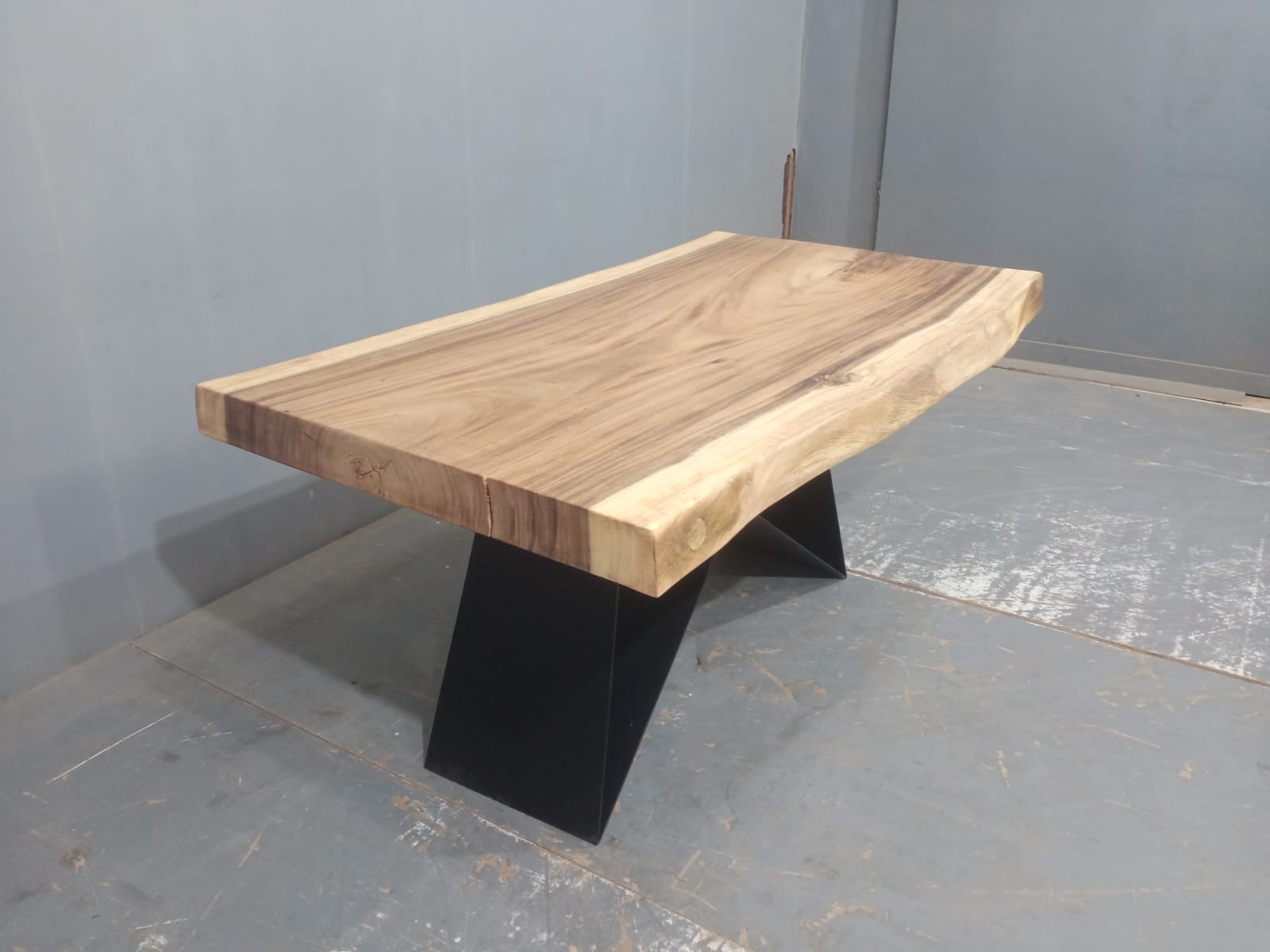 Live Edge Tables