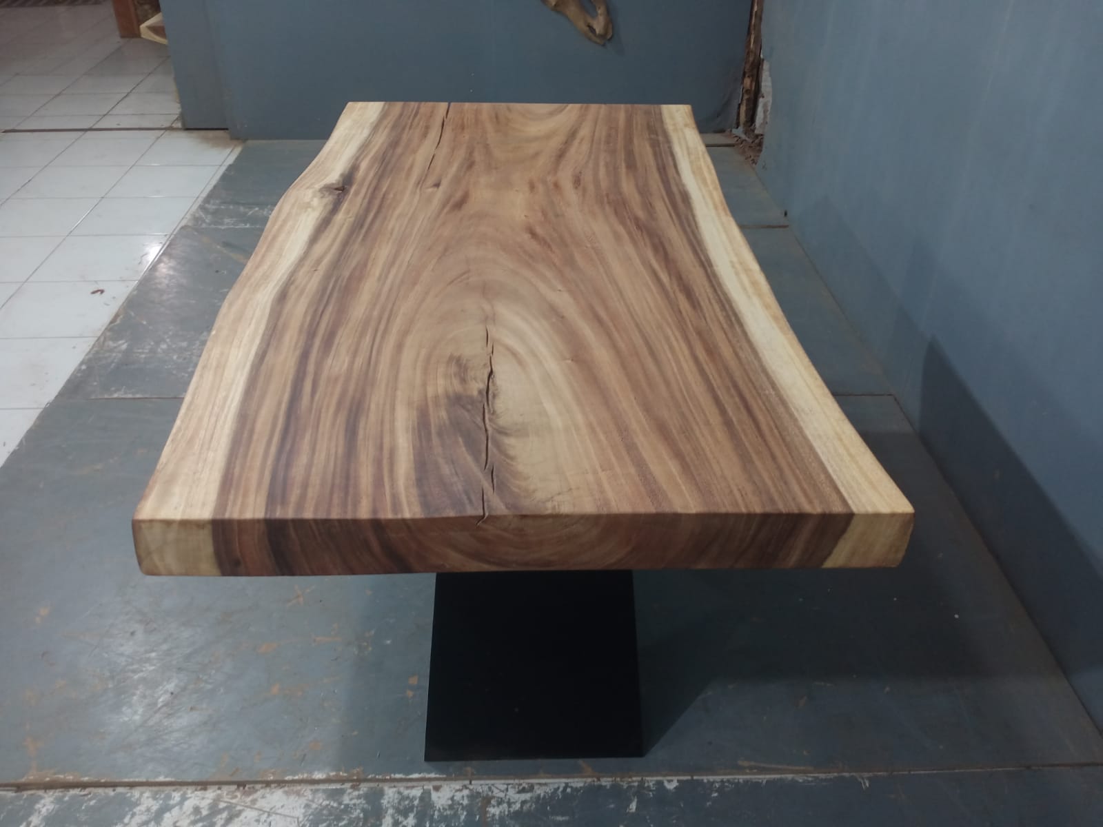 Live Edge Tables