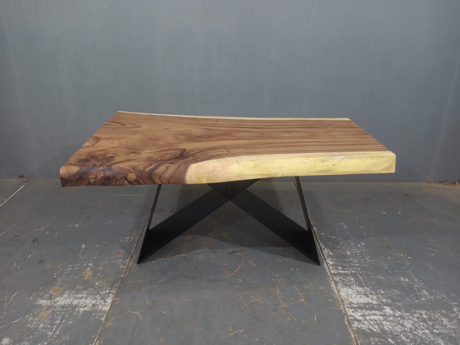 LIVE EDGE TABLES