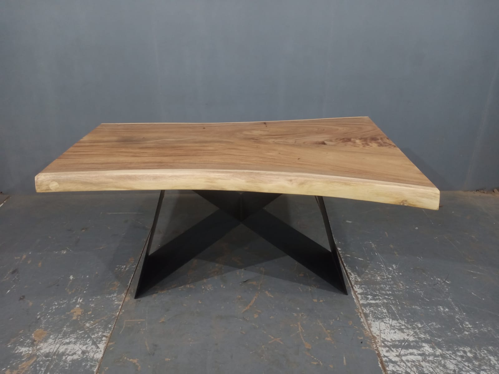 LIVE EDGE TABLES