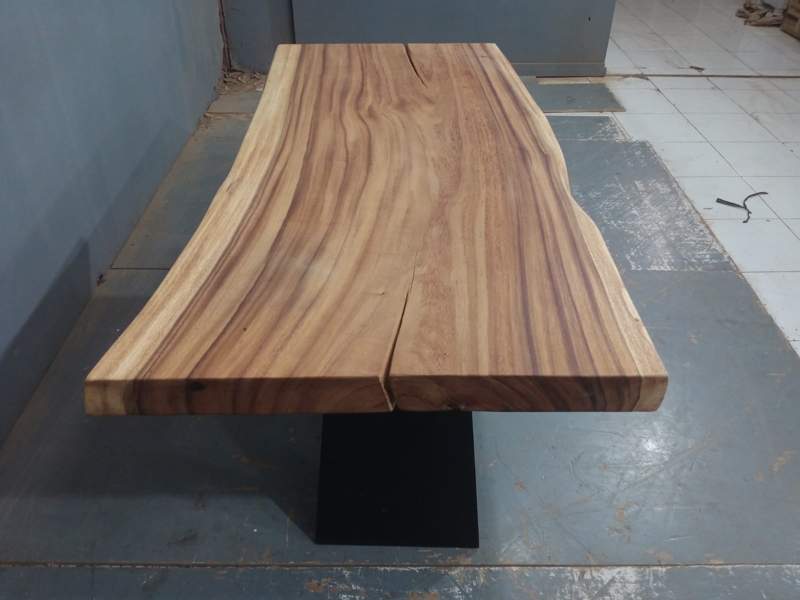Live Edge Tables