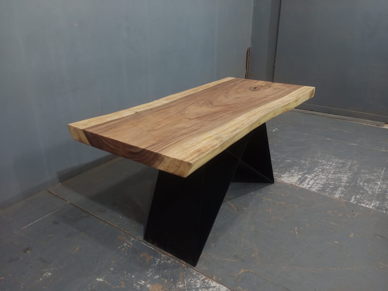 Live Edge Tables