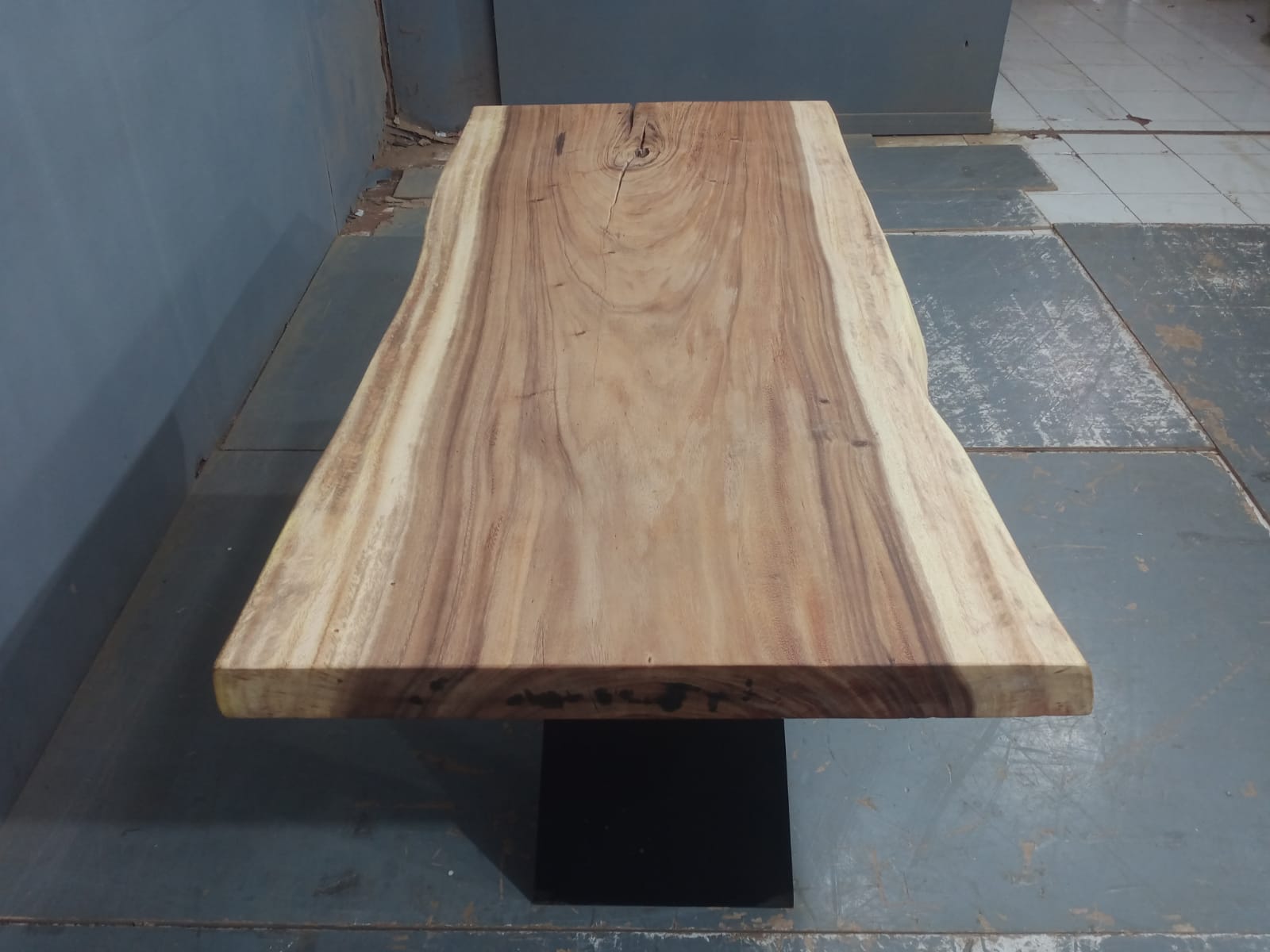 Live Edge Tables