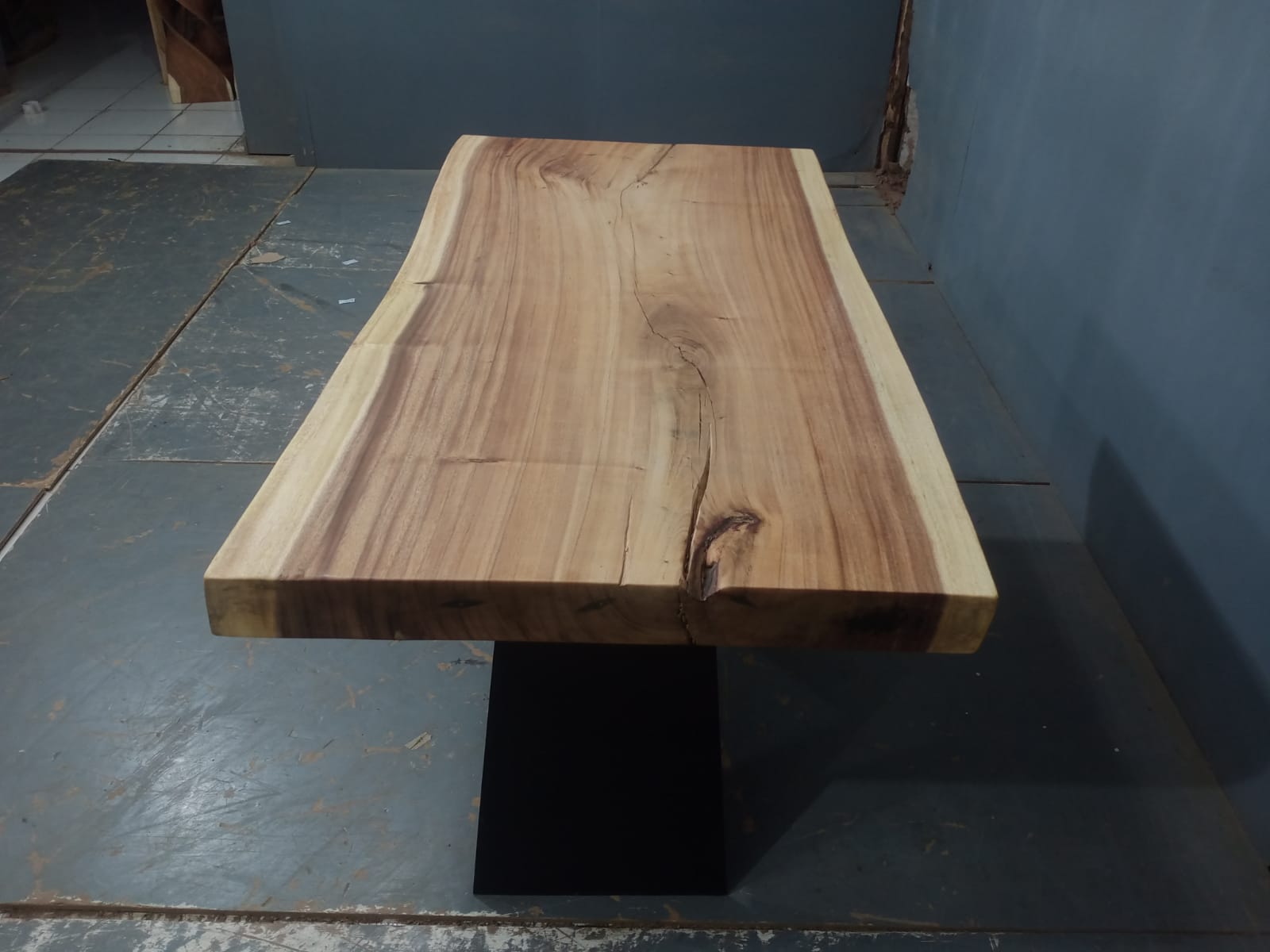 Live Edge Tables