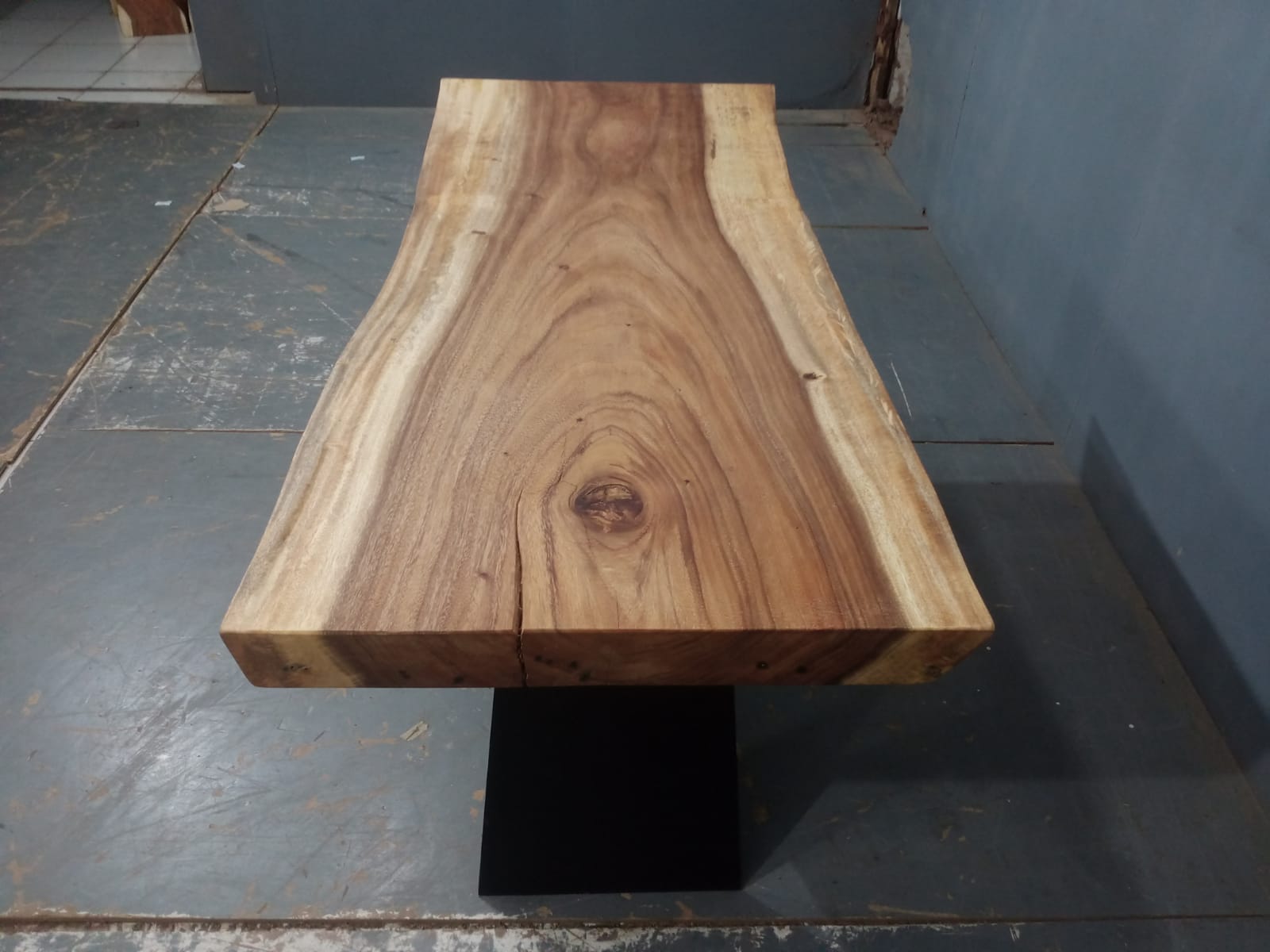 Live Edge Tables