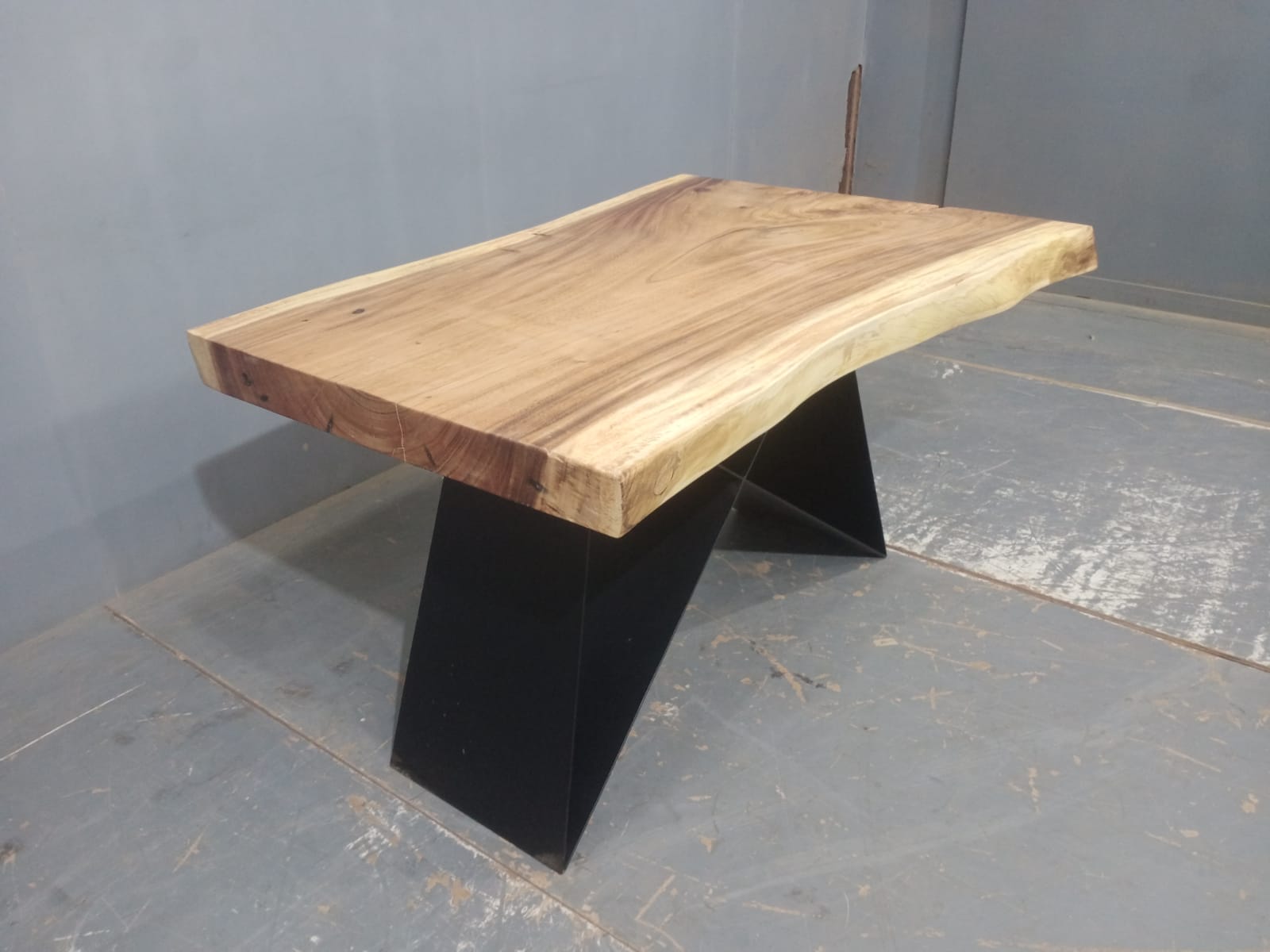 Live Edge Tables