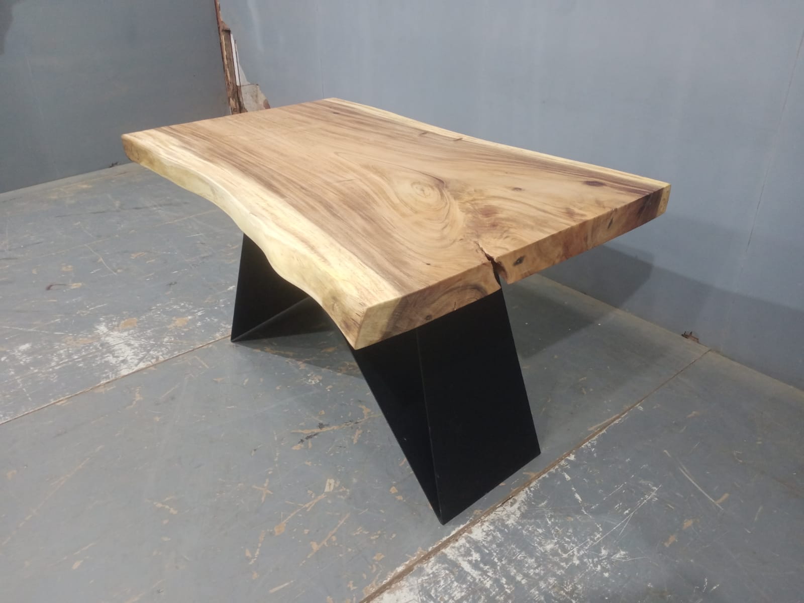 Live Edge Tables