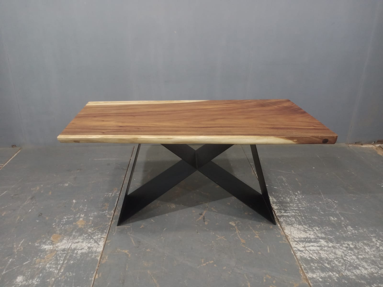 LIVE EDGE TABLES