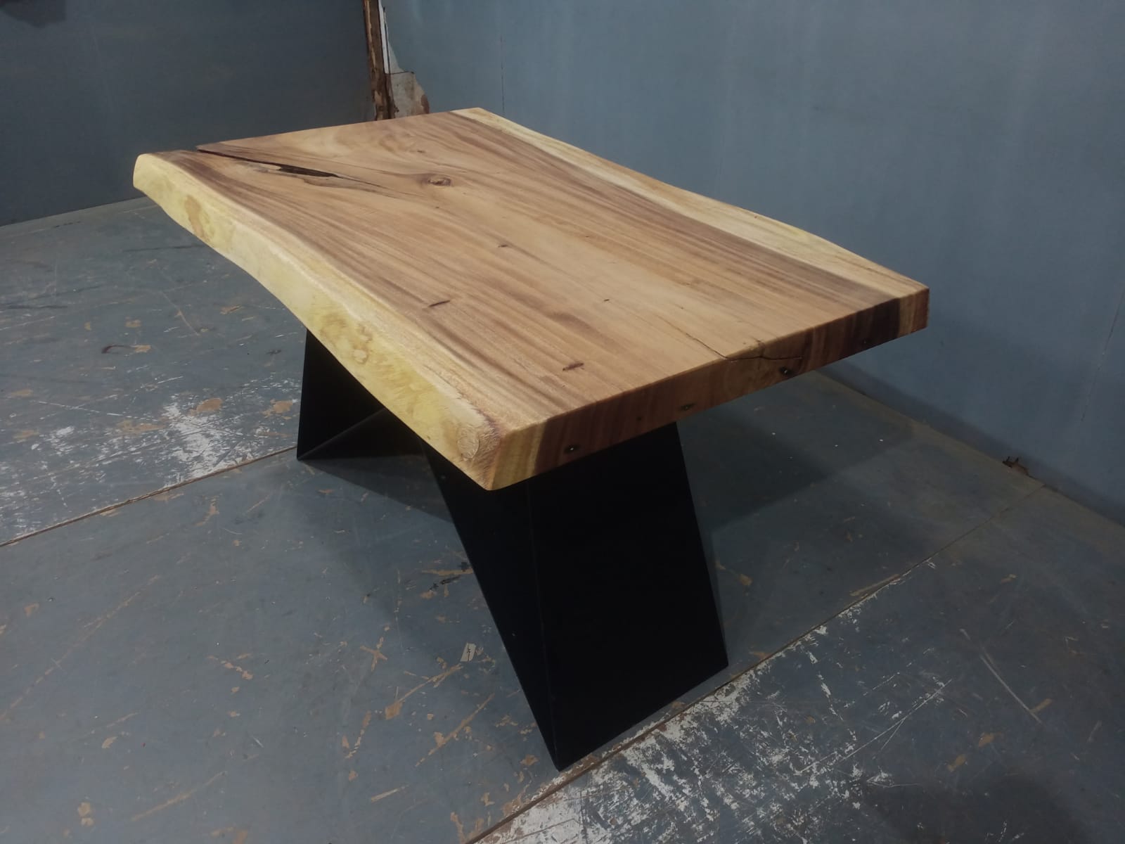 Live Edge Tables
