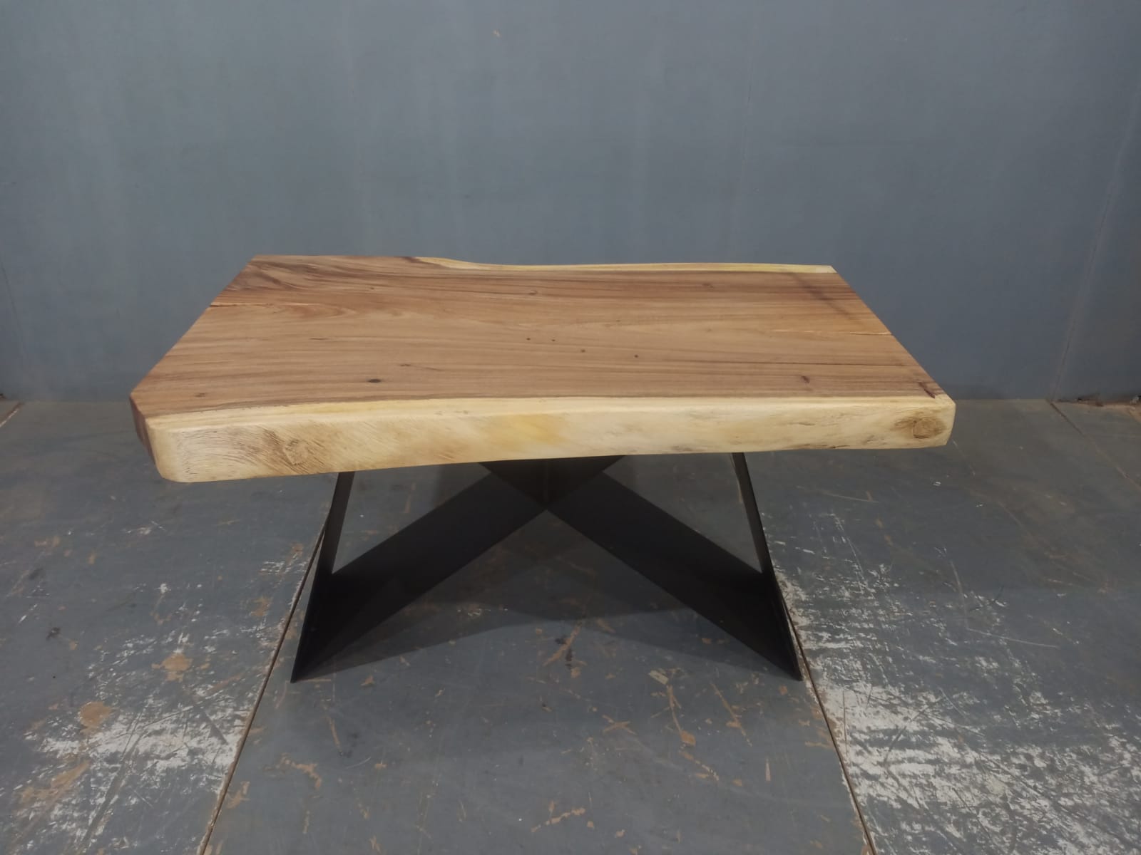 LIVE EDGE TABLES