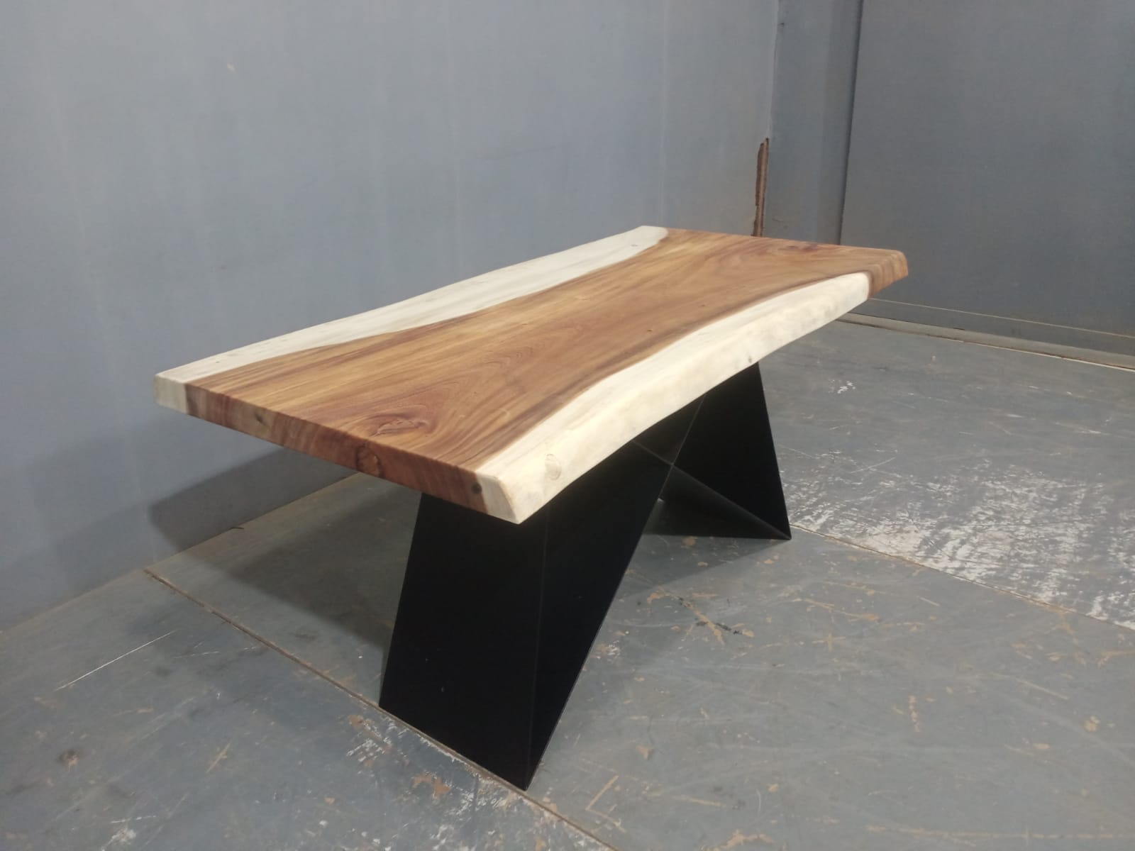 Live Edge Tables