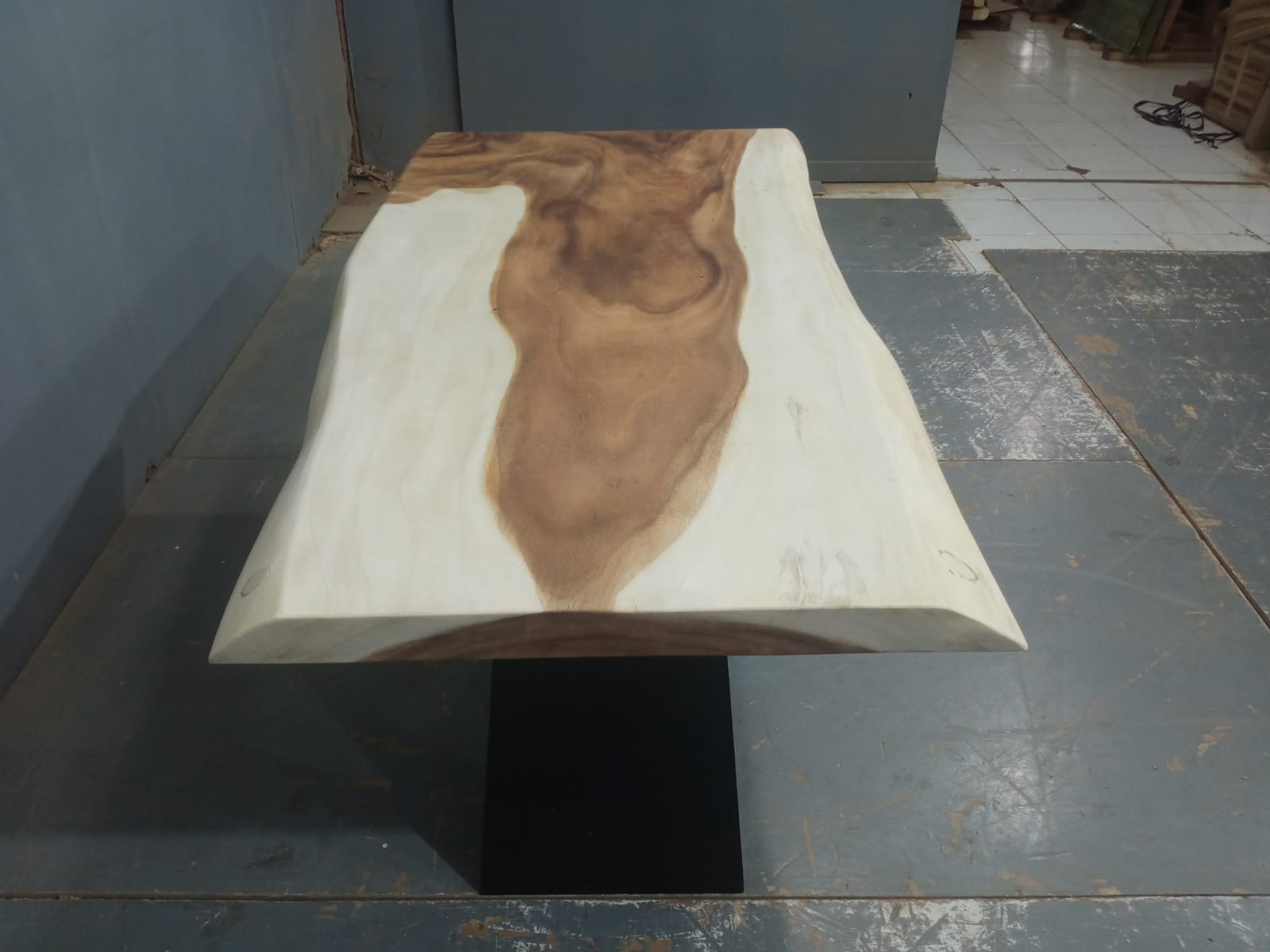 Live Edge Tables