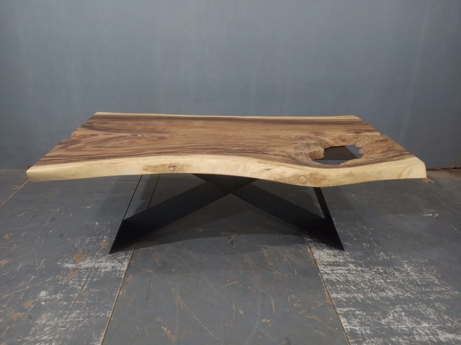 LIVE EDGE TABLES